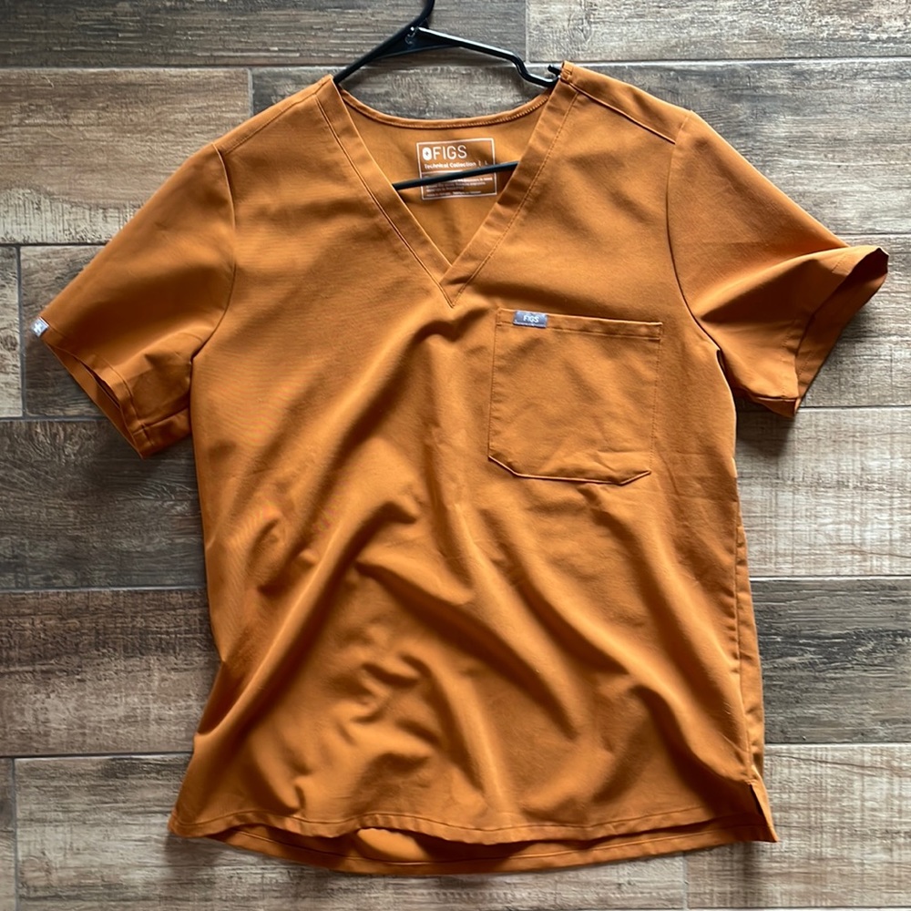 FIGS scrub top